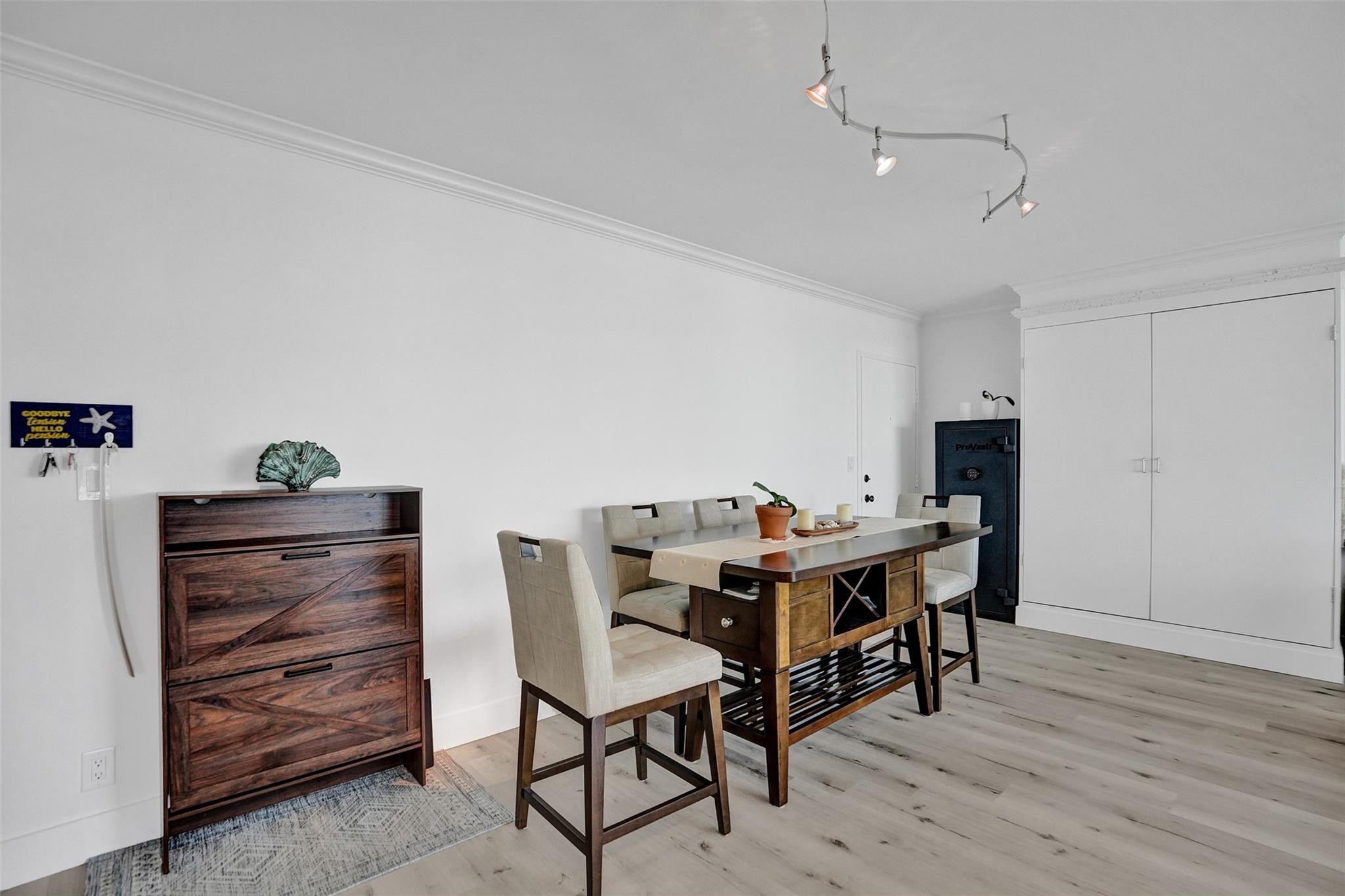 2715 N Ocean Blvd 17F