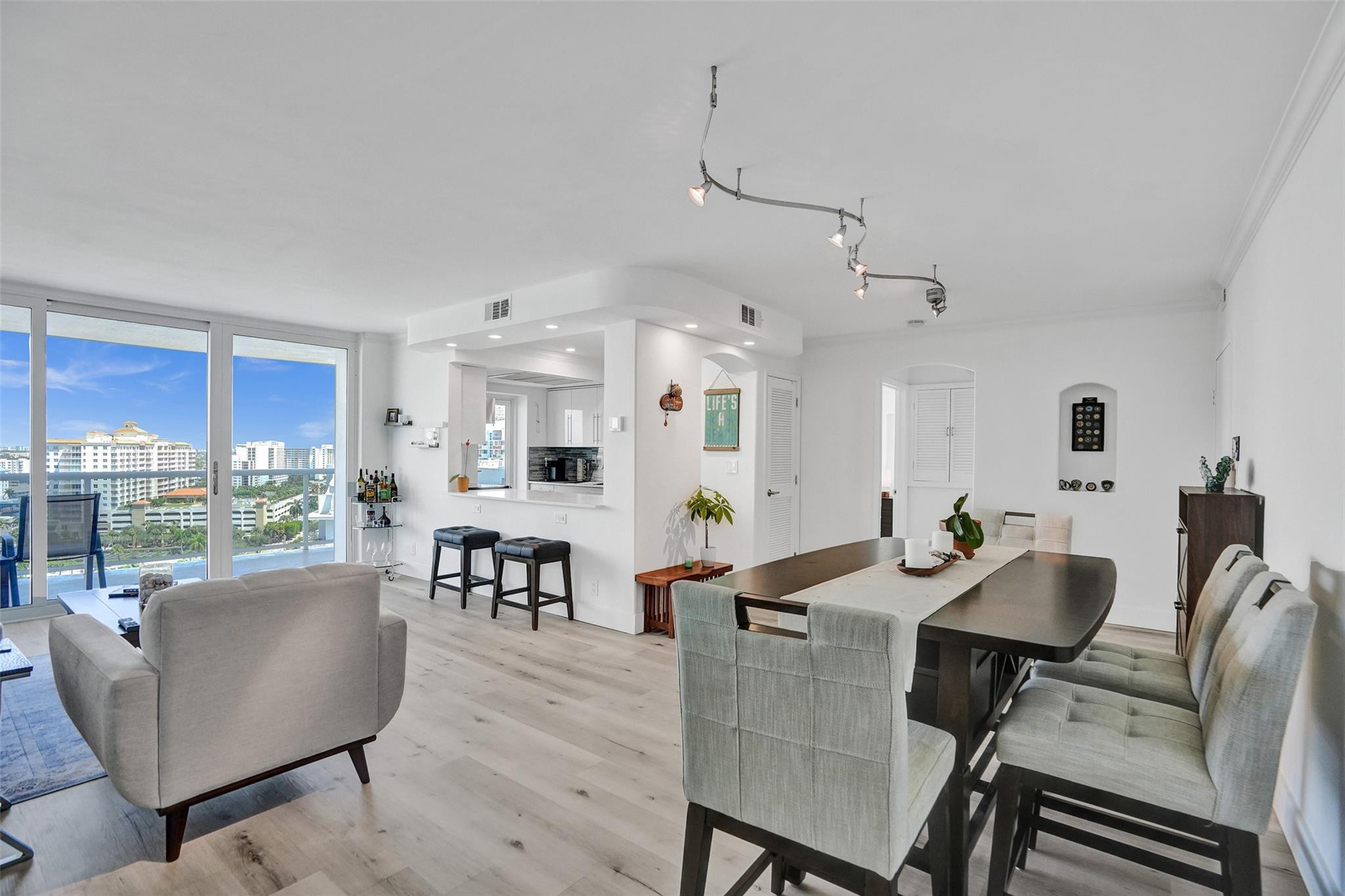 2715 N Ocean Blvd 17F