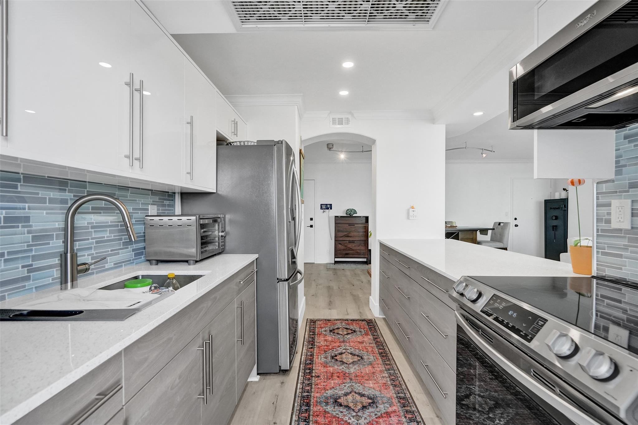 2715 N Ocean Blvd 17F