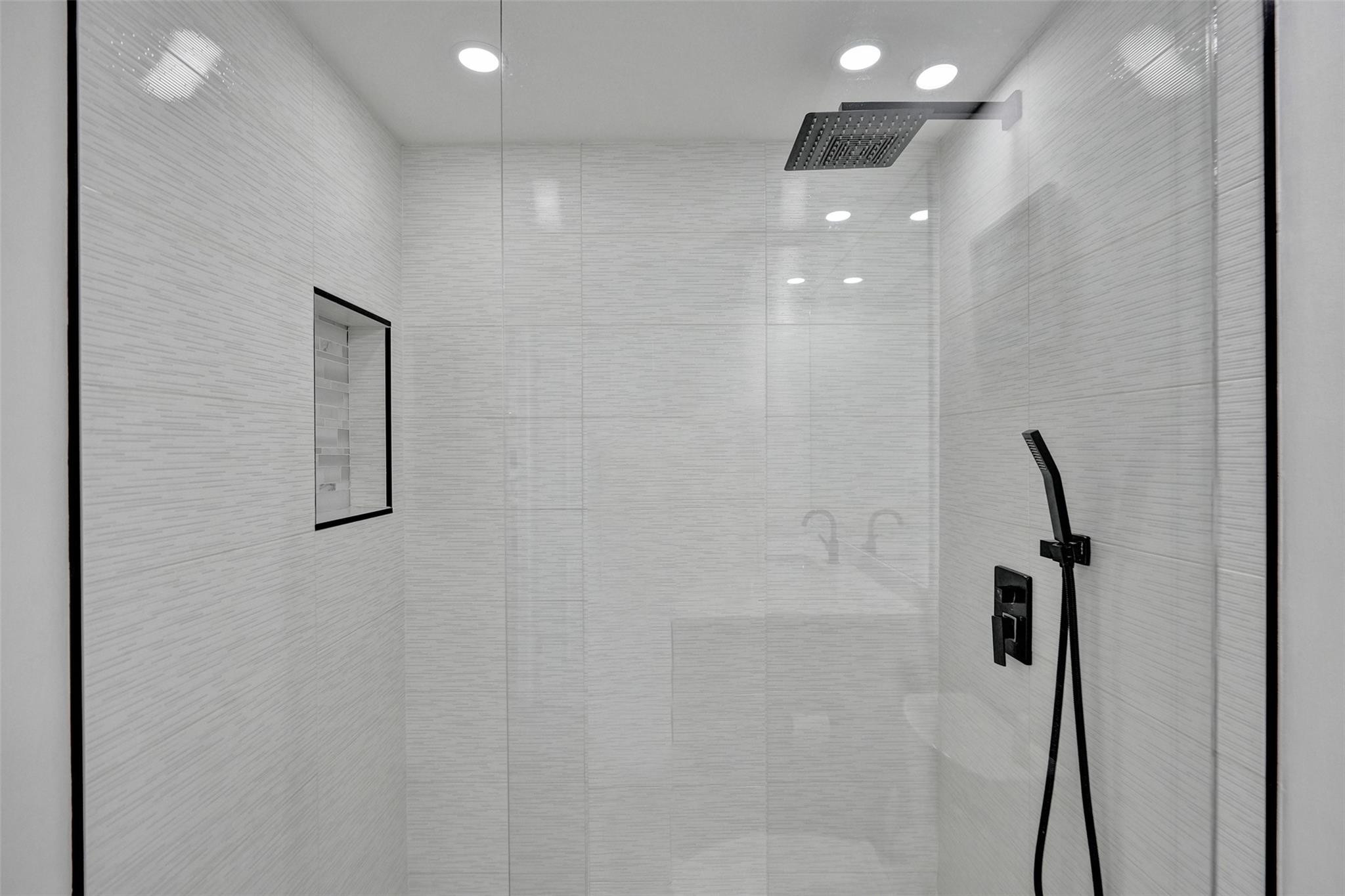 2715 N Ocean Blvd 17F