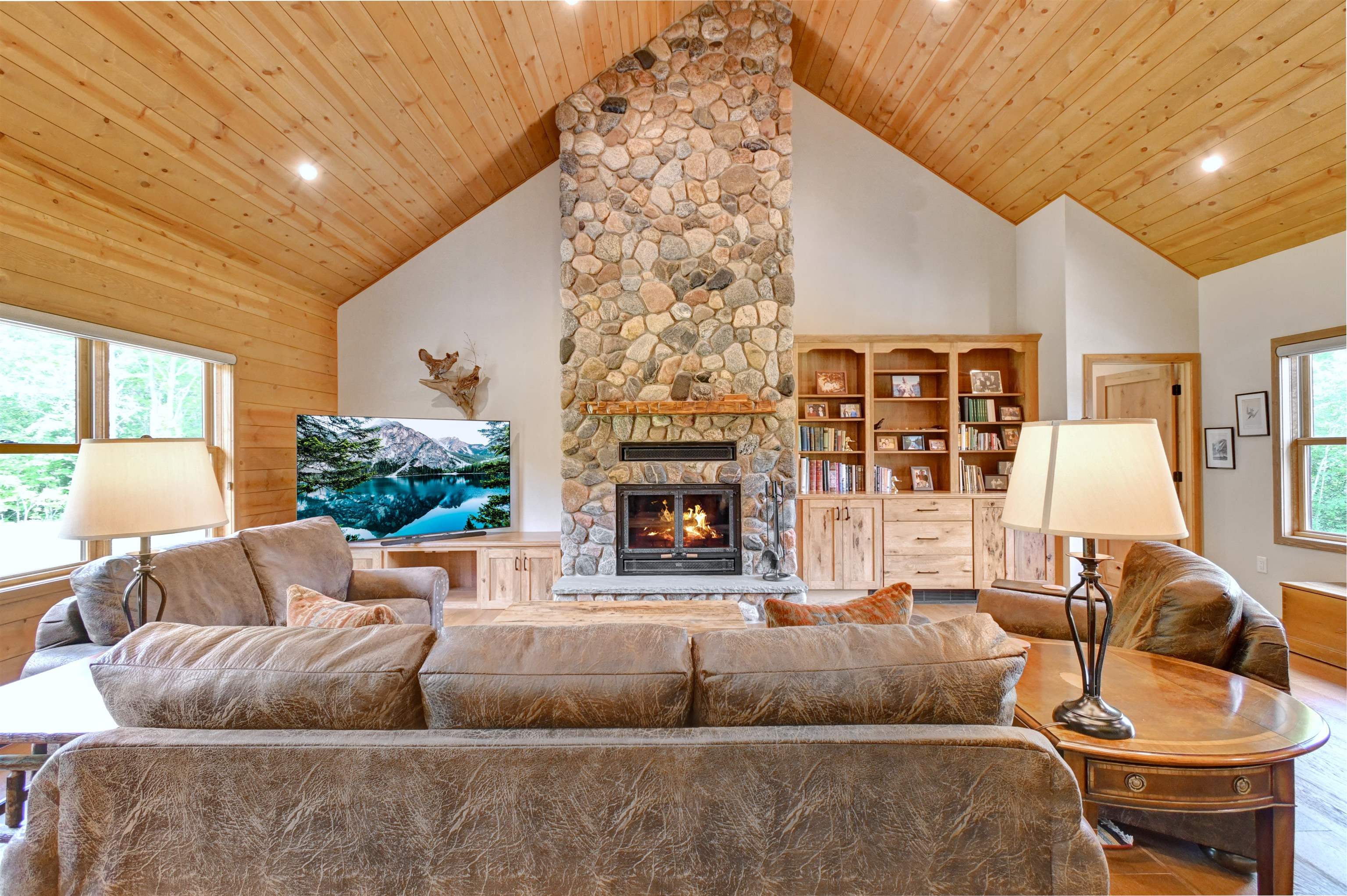 12207 E Railroad Rd