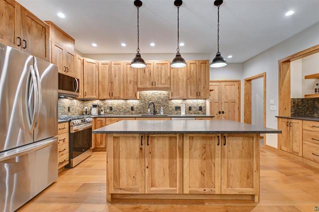 12207 E Railroad Road