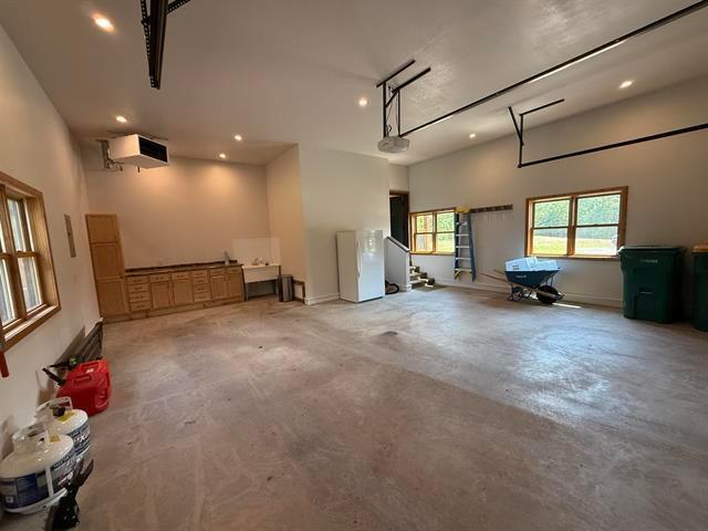 12207 E Railroad Road