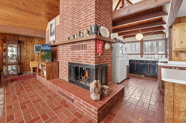 10180 County Highway H