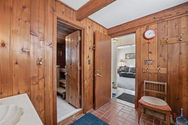 10180 County Highway H