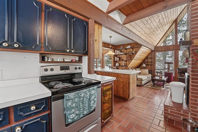 10180 County Highway H