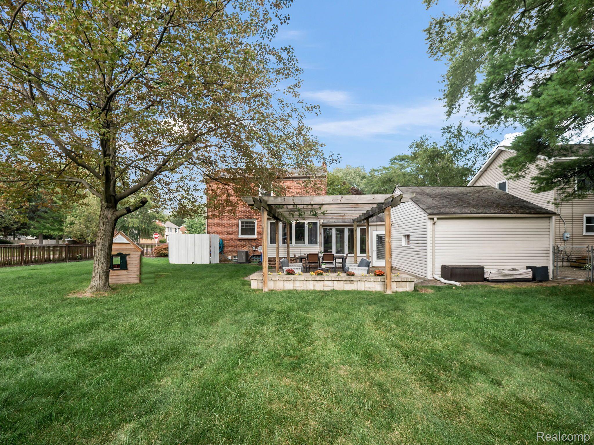 2585 MORTENSON Boulevard