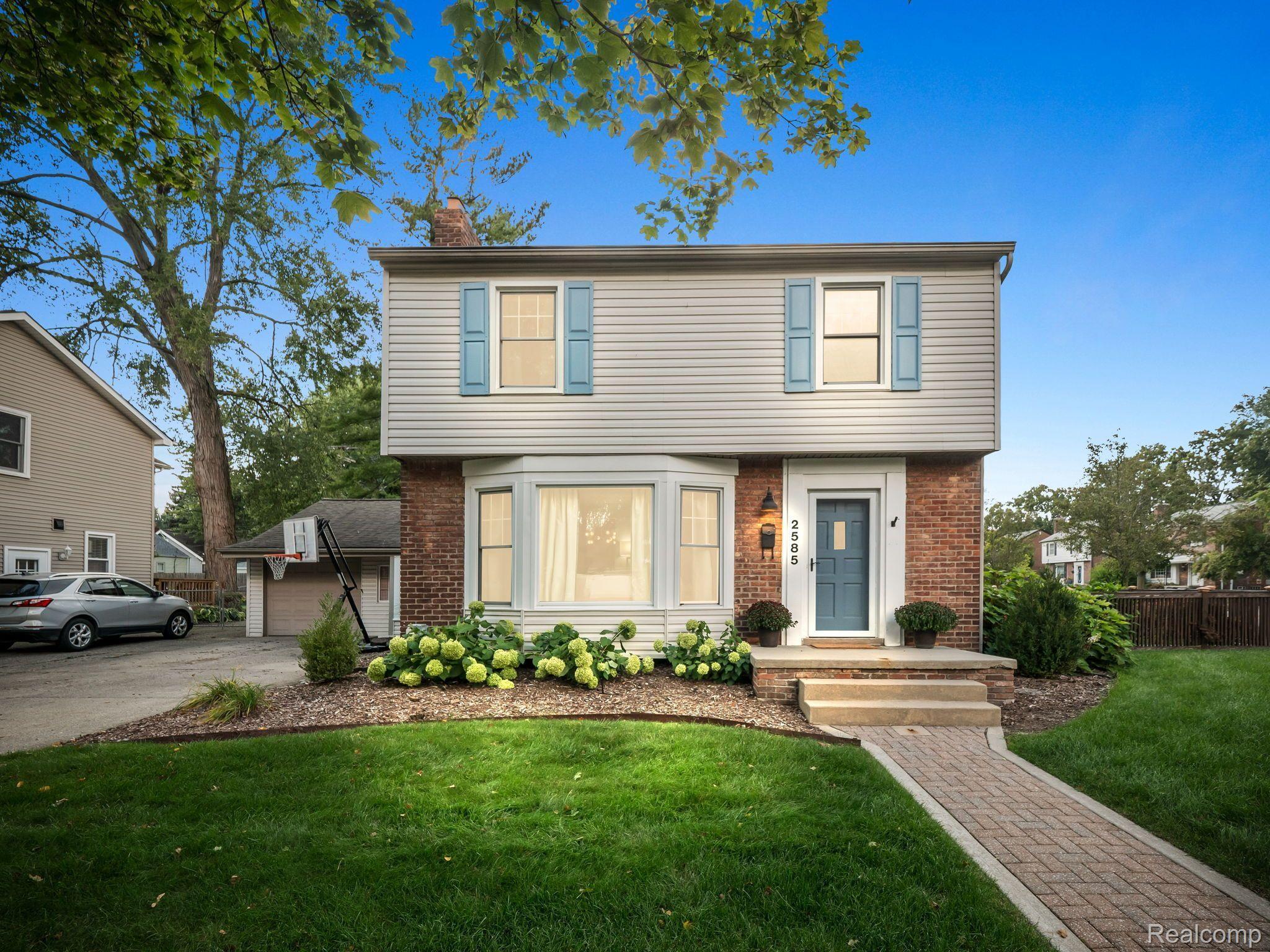 2585 MORTENSON Boulevard