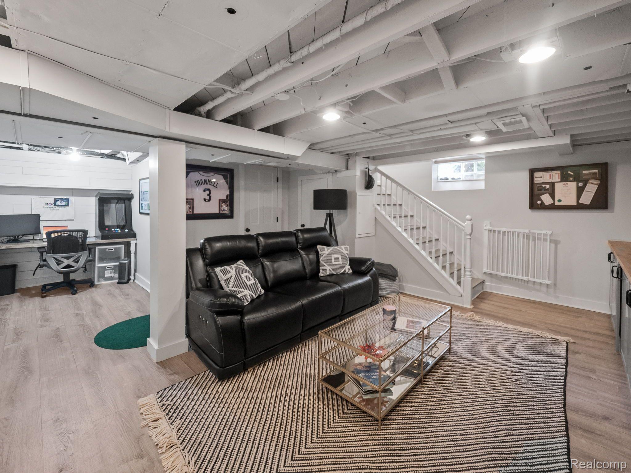 2585 MORTENSON Boulevard