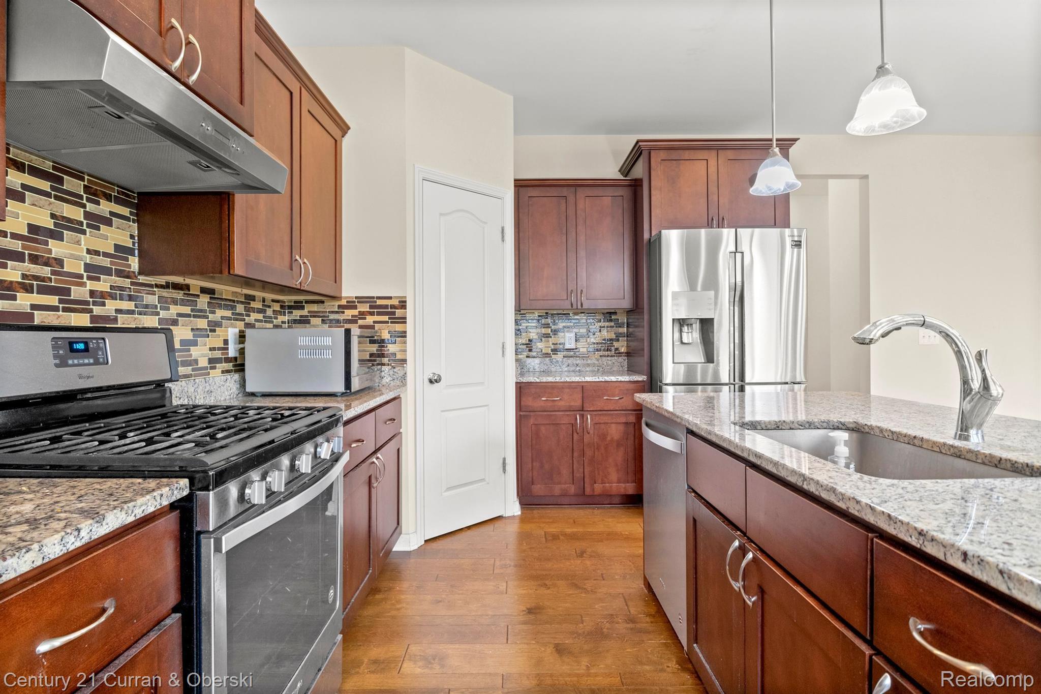 7953 EVERETT Drive