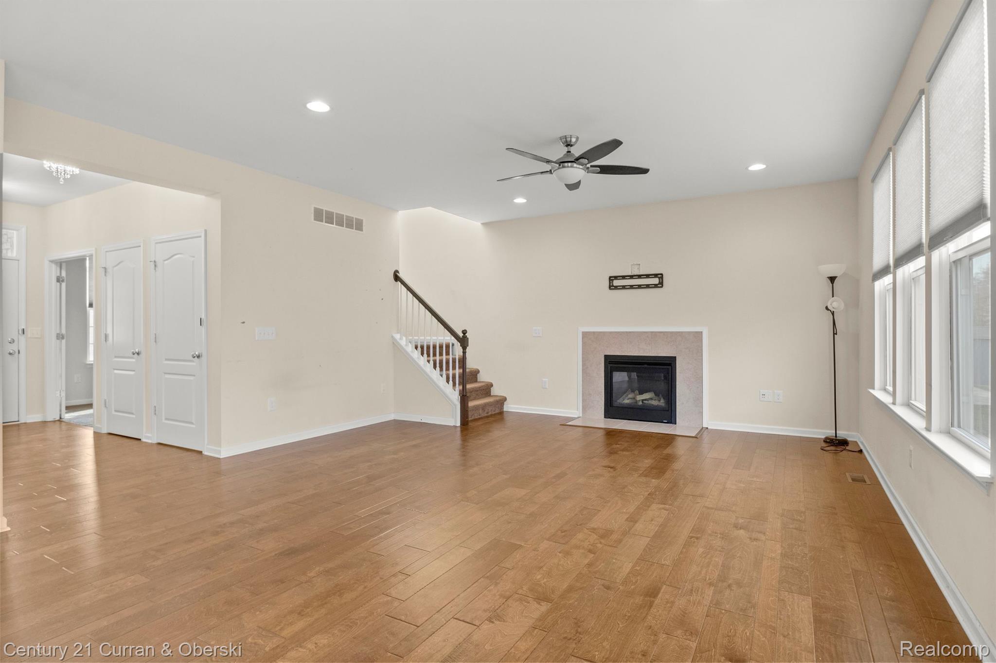 7953 EVERETT Drive