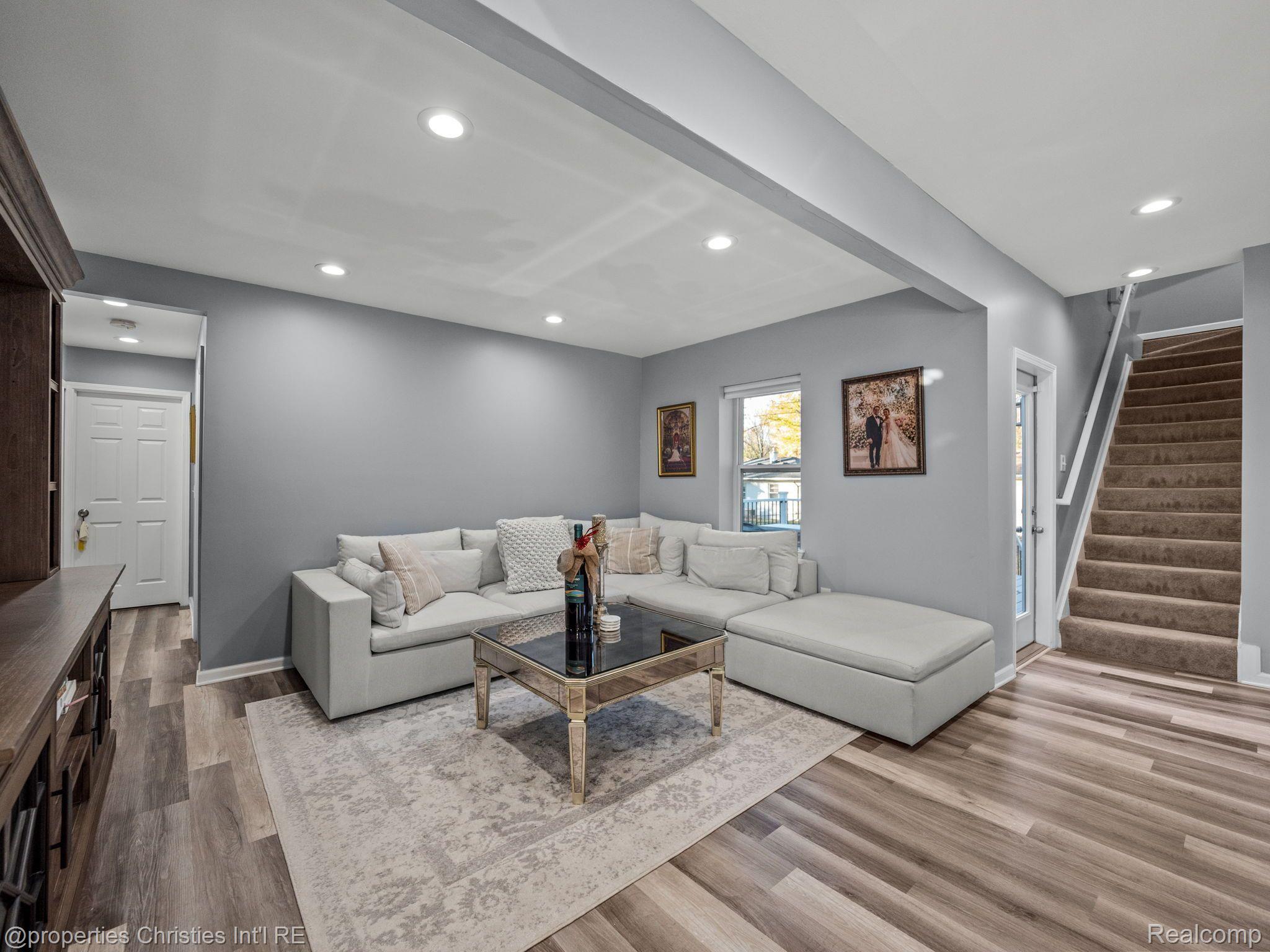 30559 MARSHALL Street