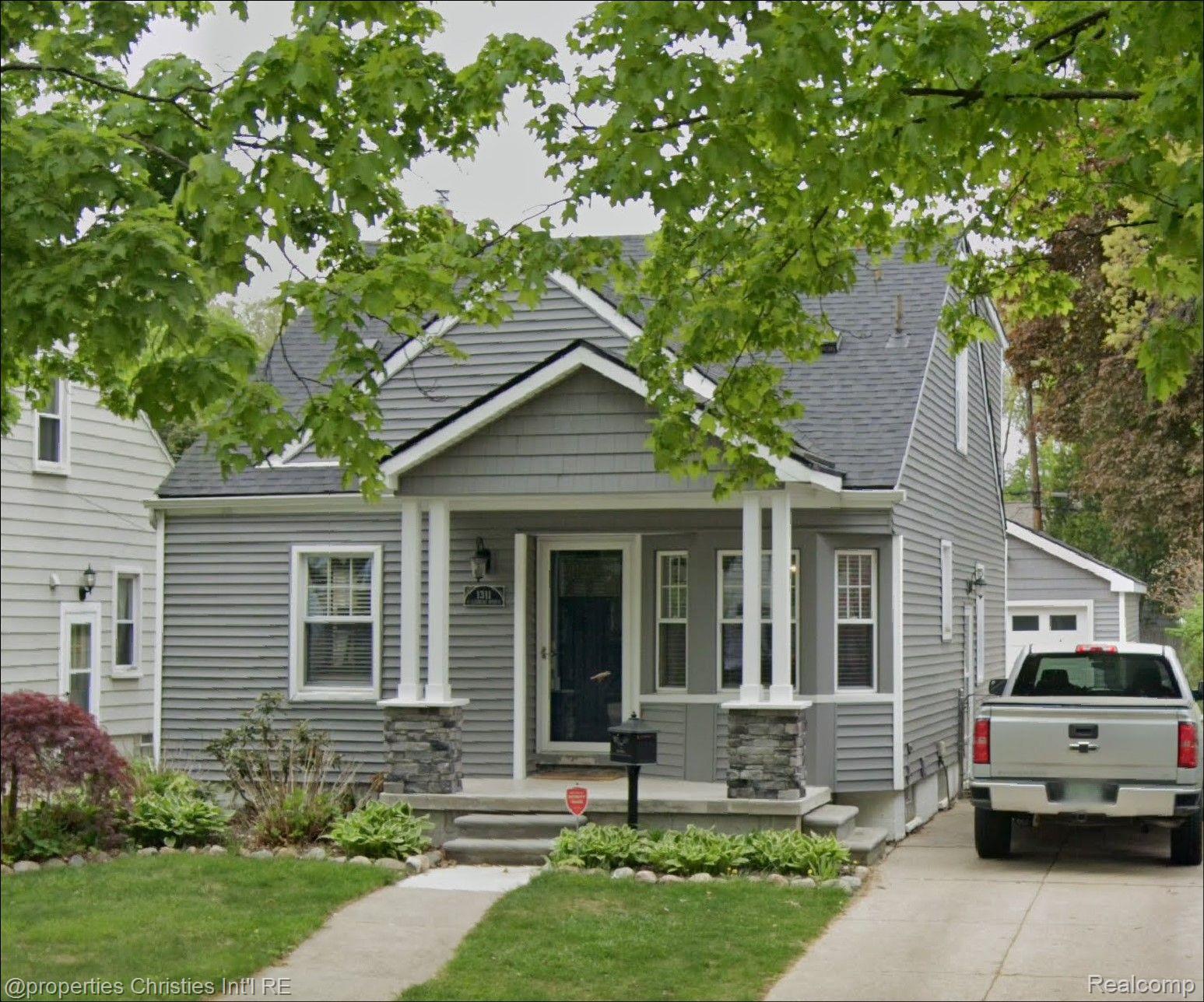 1311 N ALTADENA Avenue