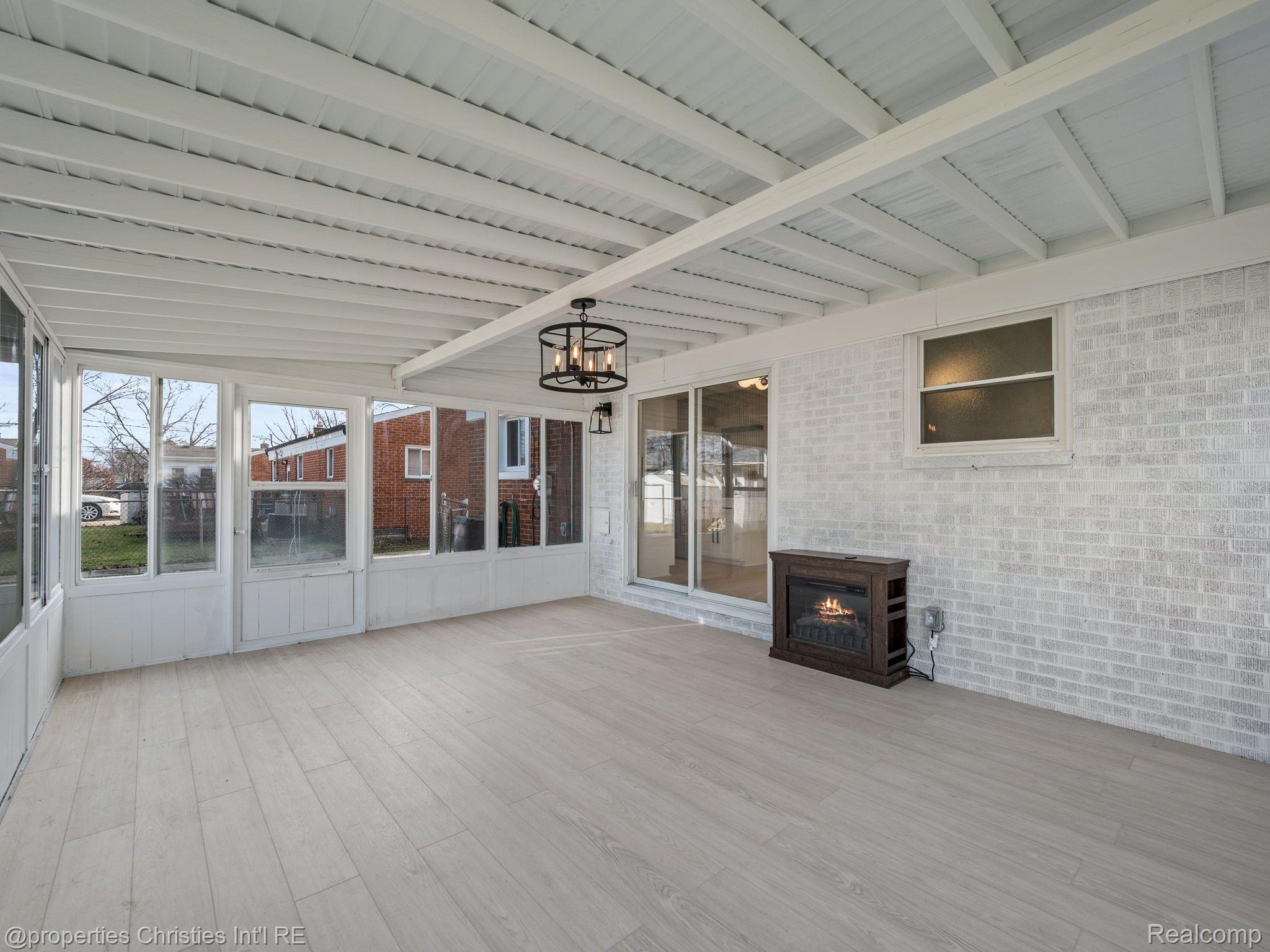 2147 Parliament Drive