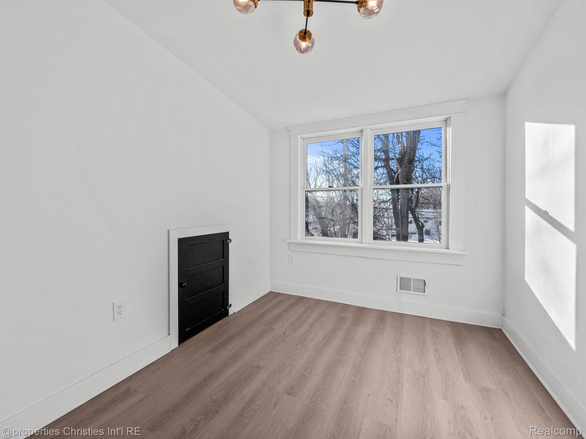 1538 S CAMPBELL Road