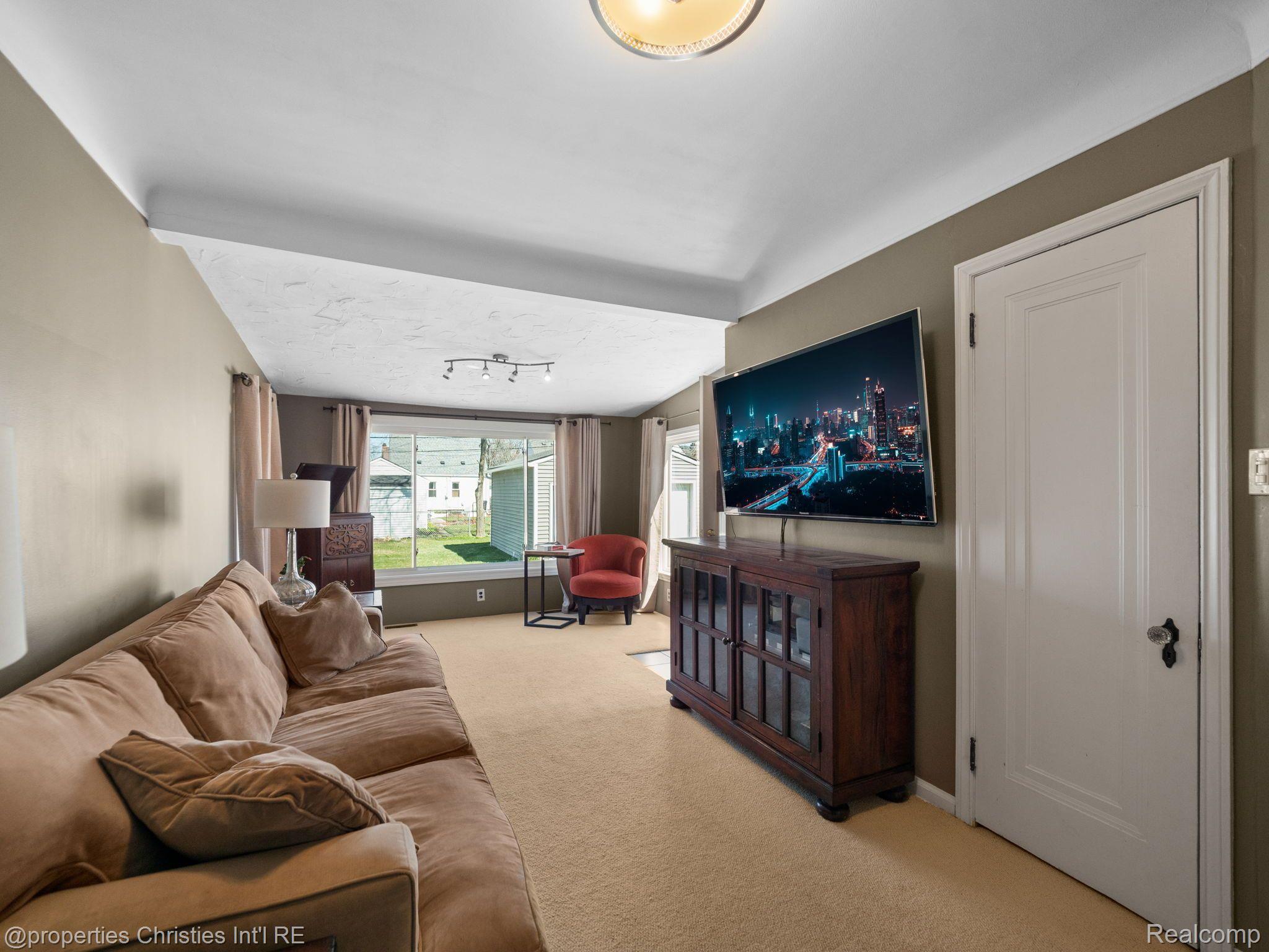 1338 OXFORD Road