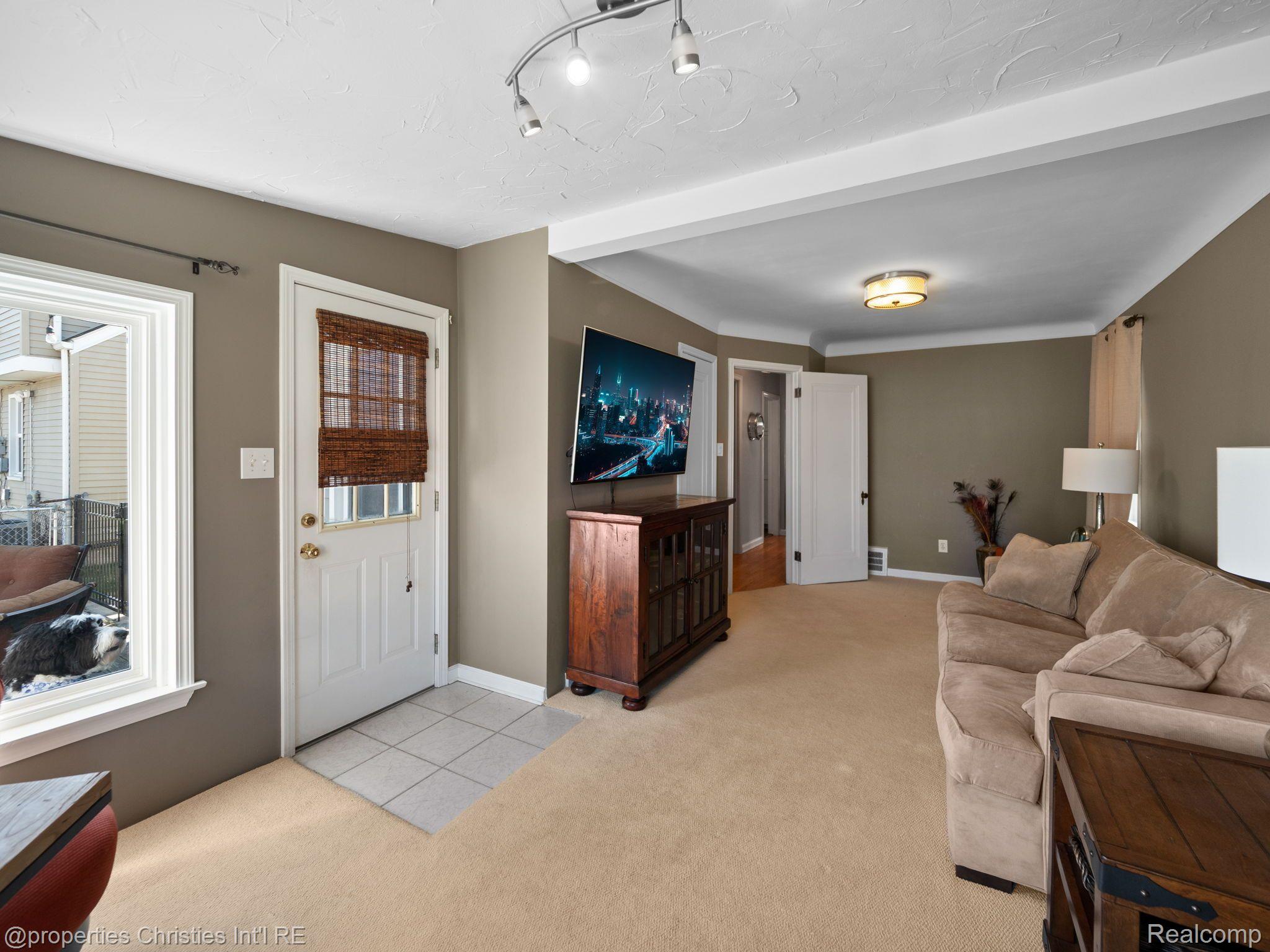 1338 OXFORD Road