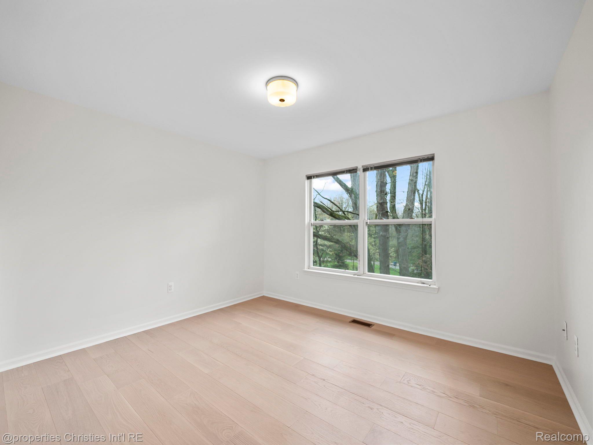 578 RED BANK Drive