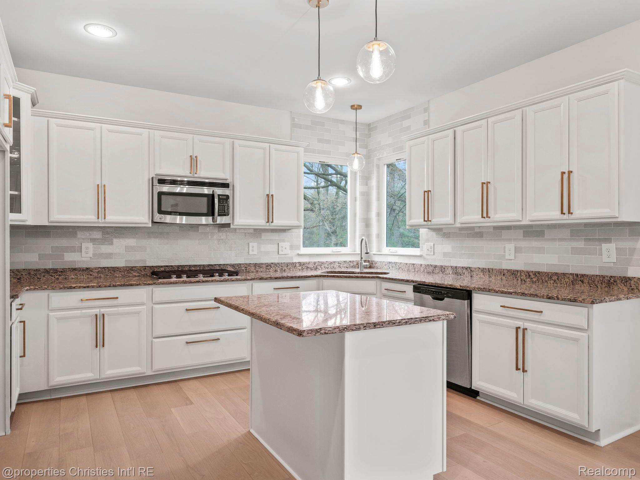578 RED BANK Drive