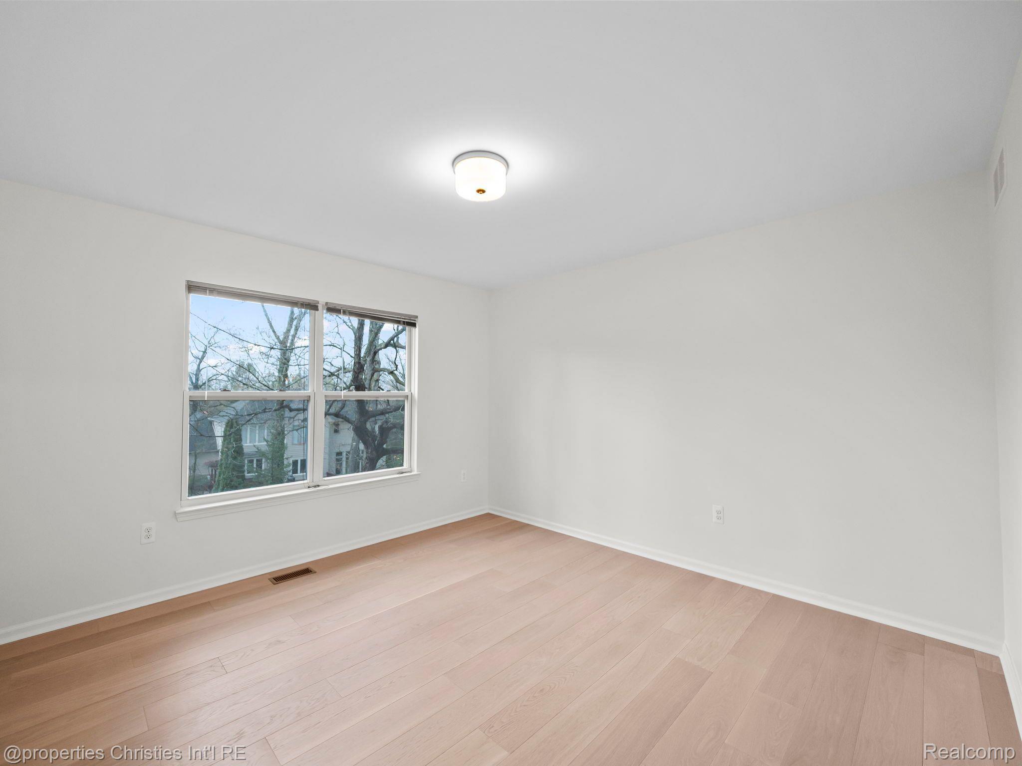 578 RED BANK Drive