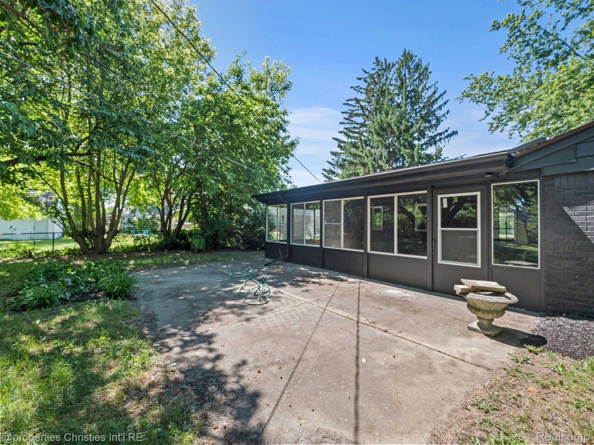 2534 LAFAY Drive