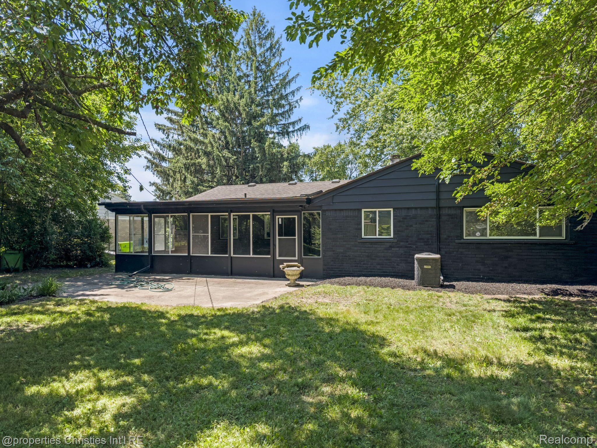 2534 LAFAY Drive