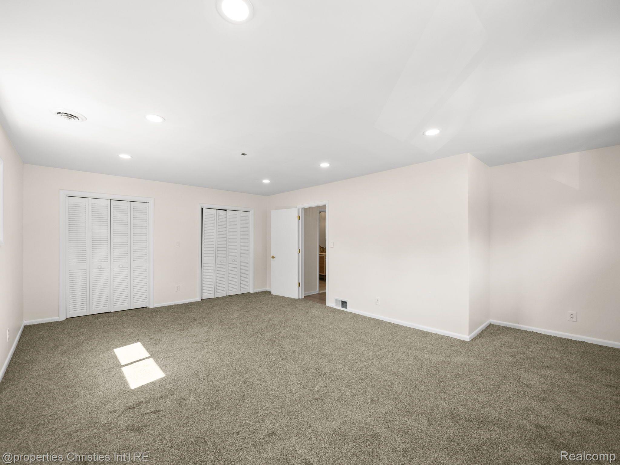 5426 FLEET Avenue