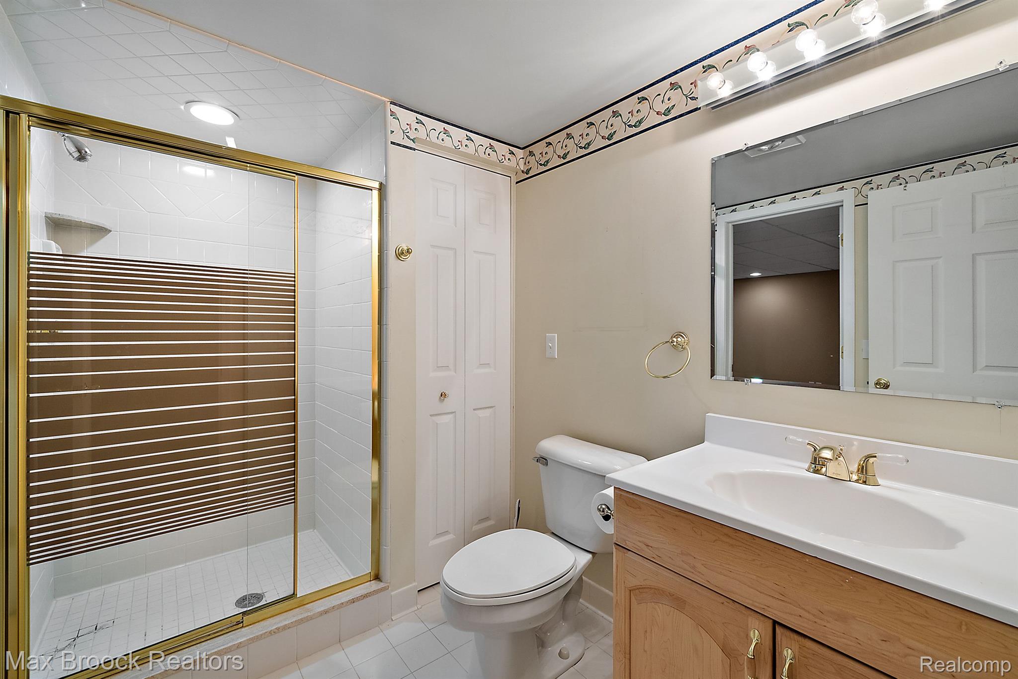 2459 HICKORY GLEN Drive