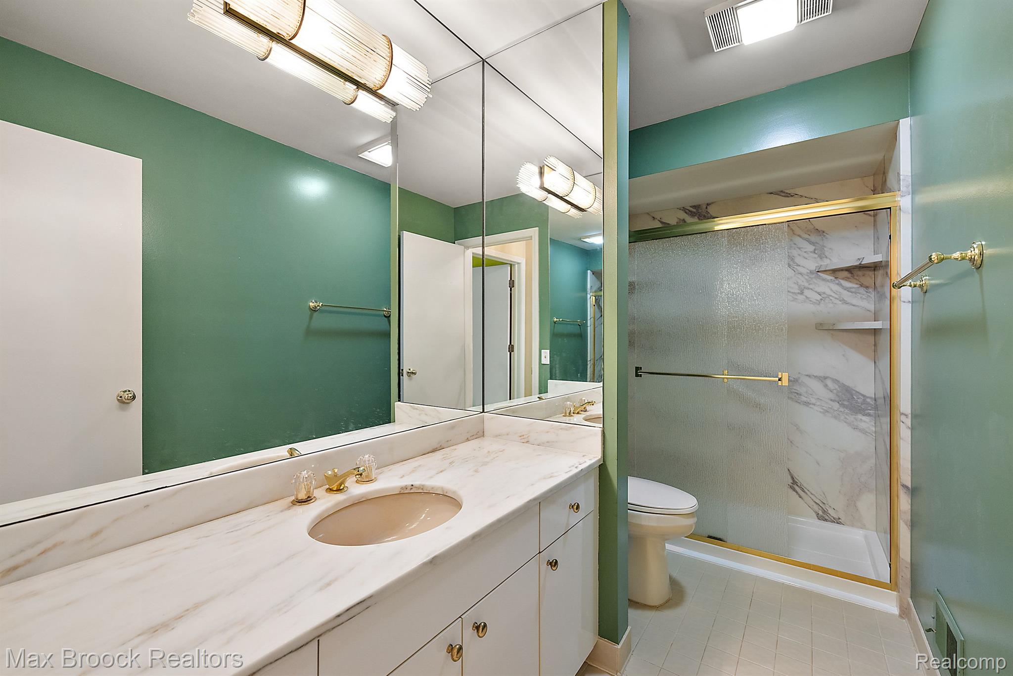 2459 HICKORY GLEN Drive