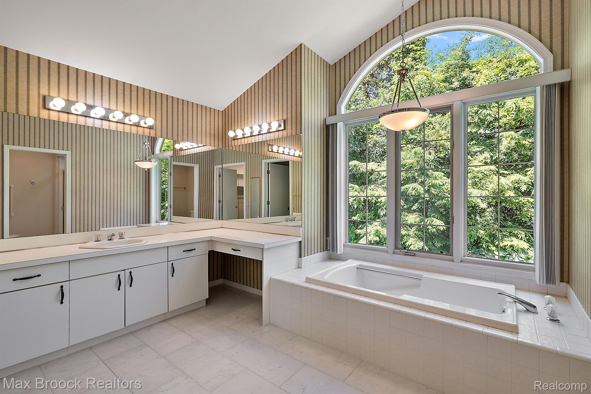2459 HICKORY GLEN Drive