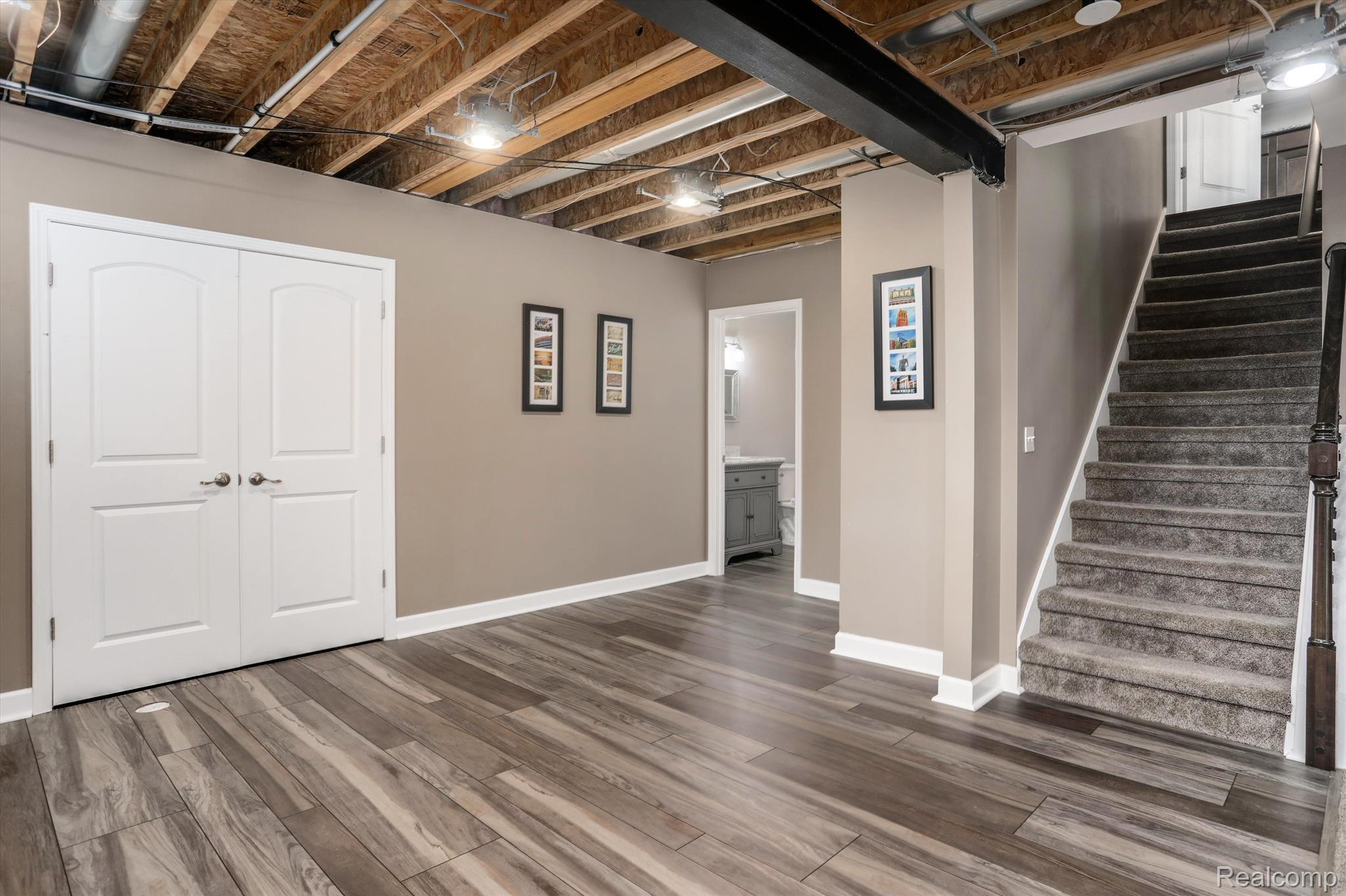 5055 PARKGATE Drive