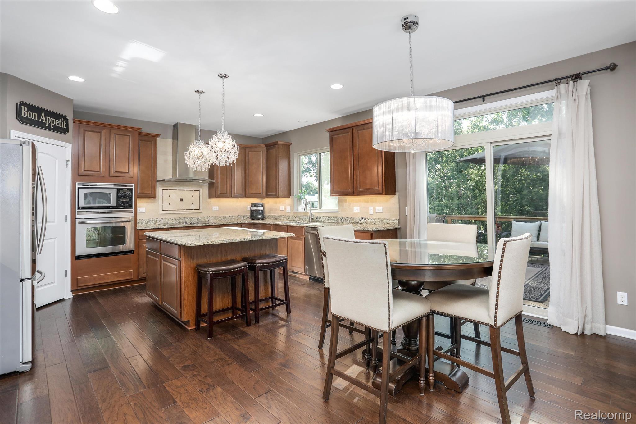 5055 PARKGATE Drive