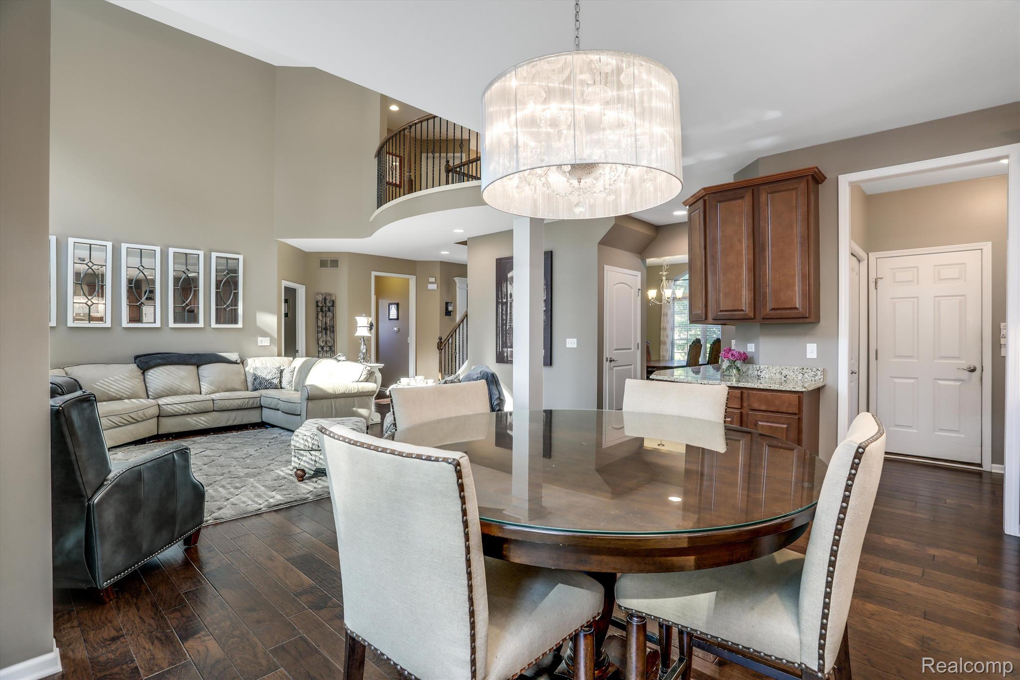 5055 PARKGATE Drive