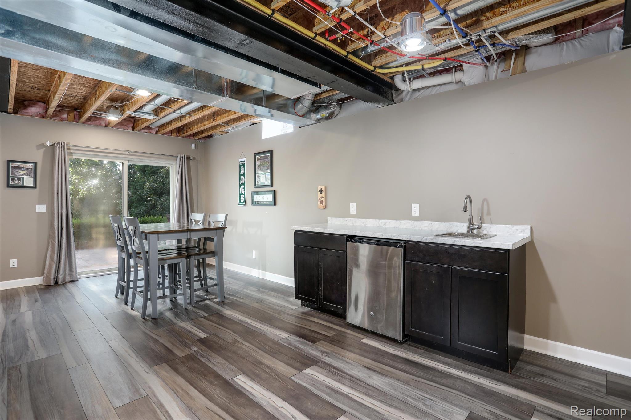 5055 PARKGATE Drive