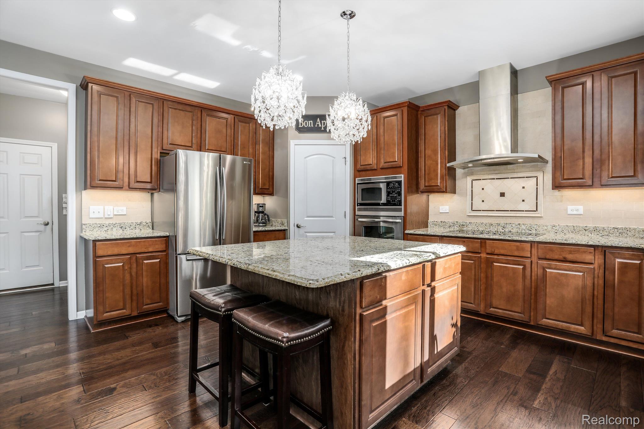 5055 PARKGATE Drive