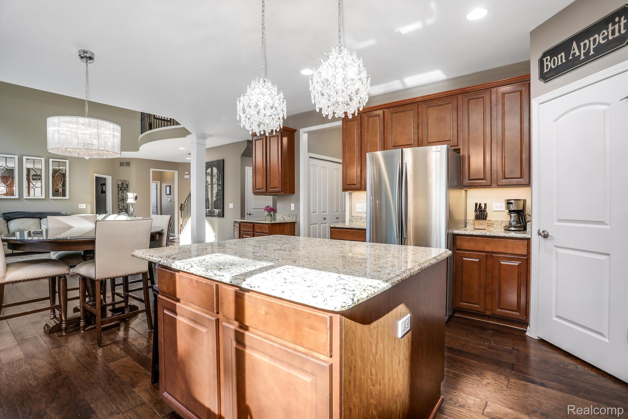 5055 PARKGATE Drive