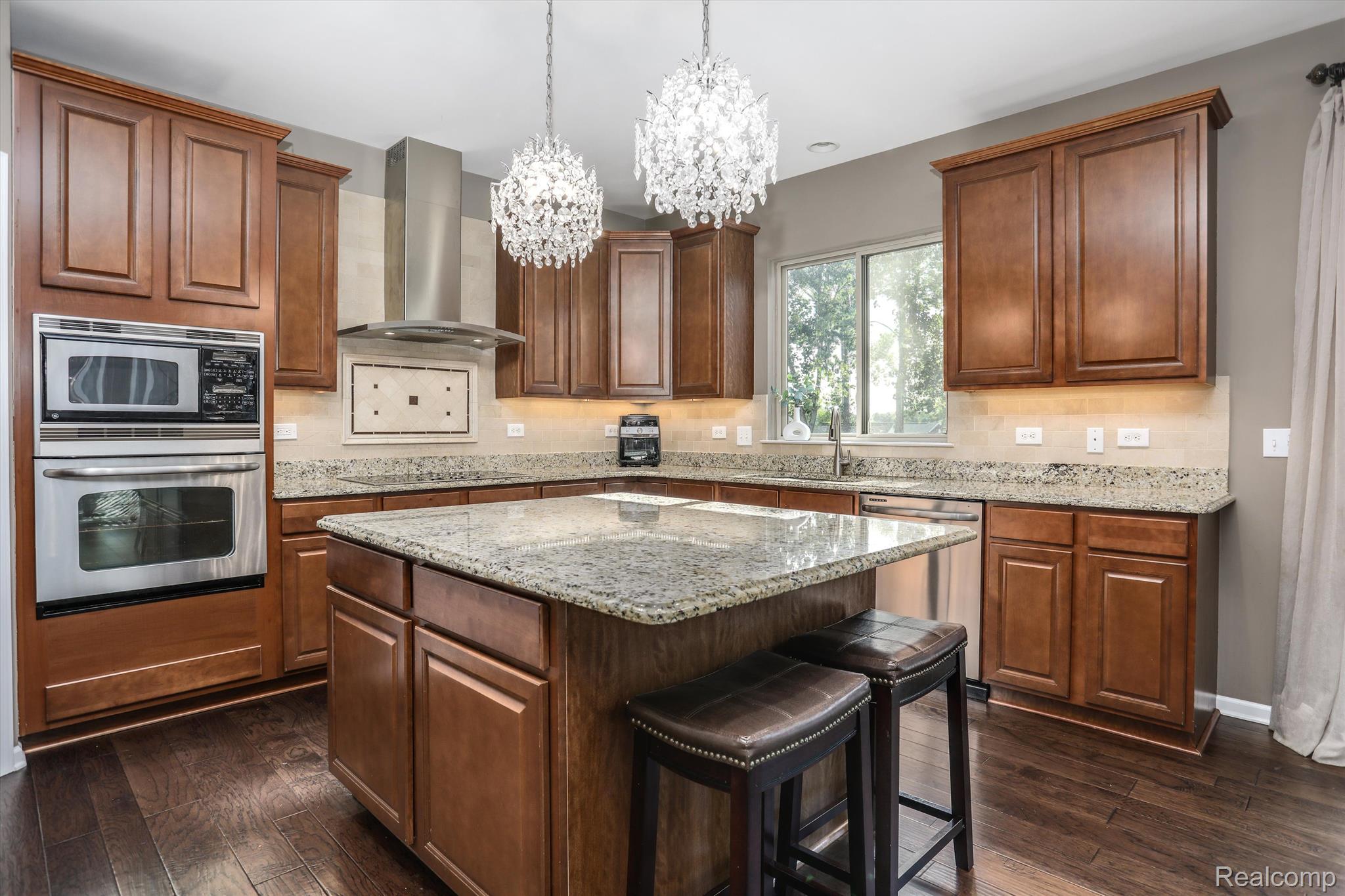 5055 PARKGATE Drive