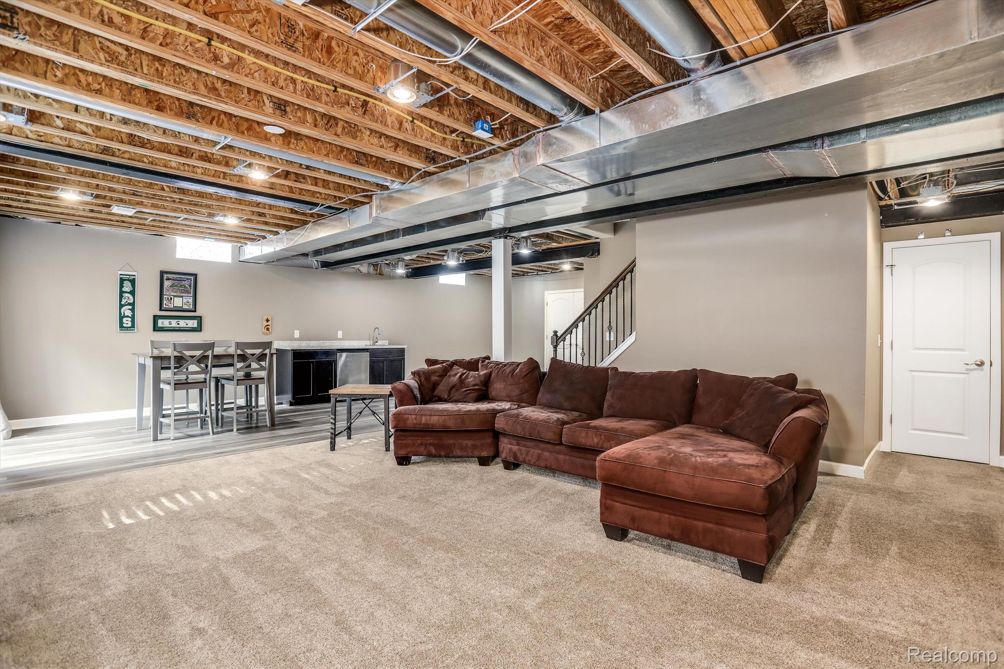 5055 PARKGATE Drive