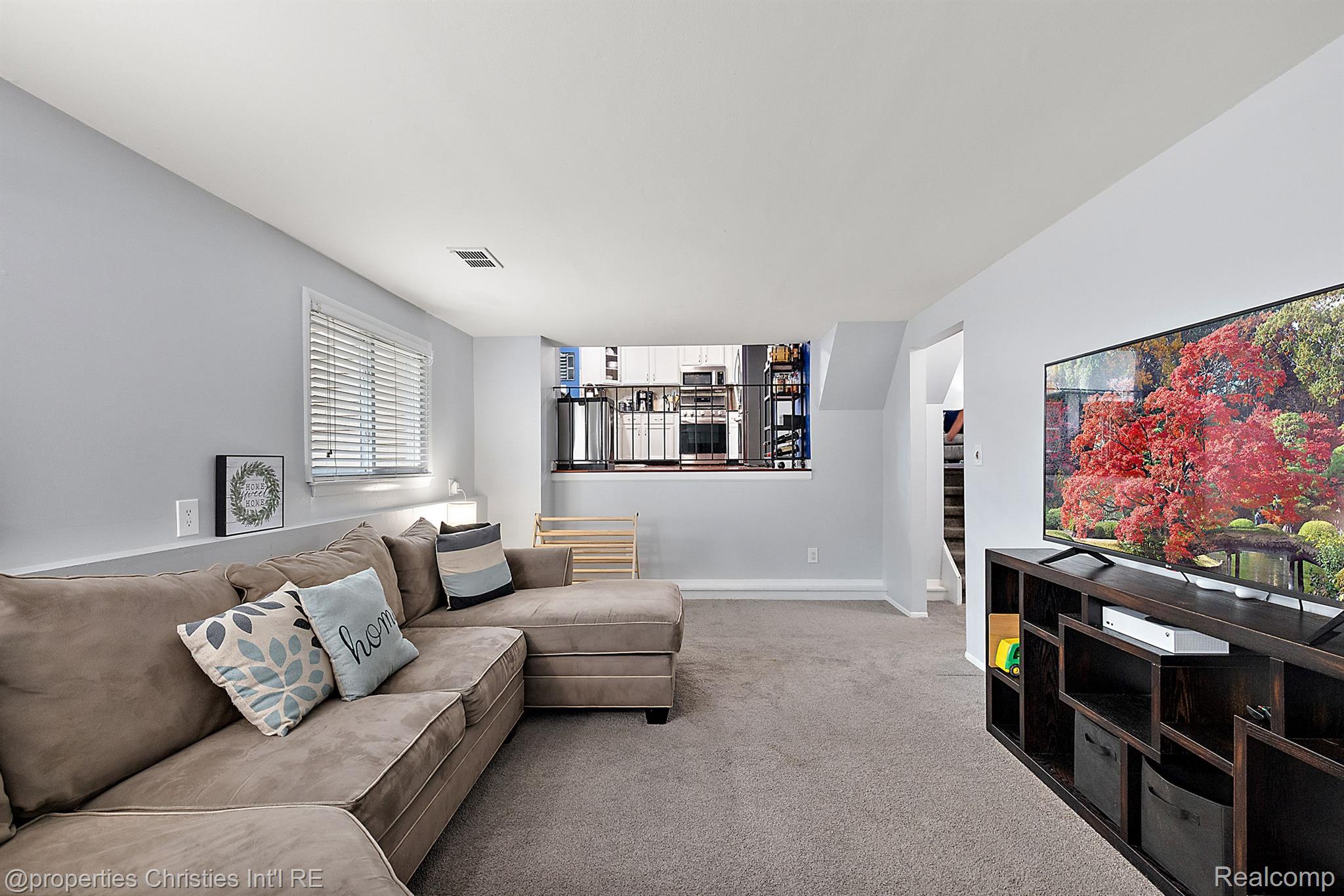616 GOLF Avenue