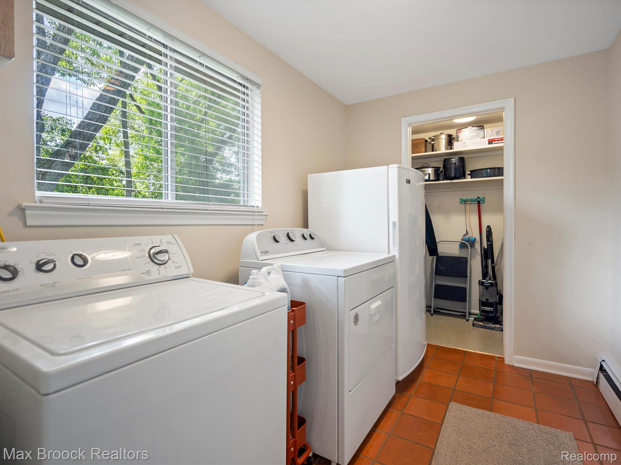6745 WOODSIDE Trail