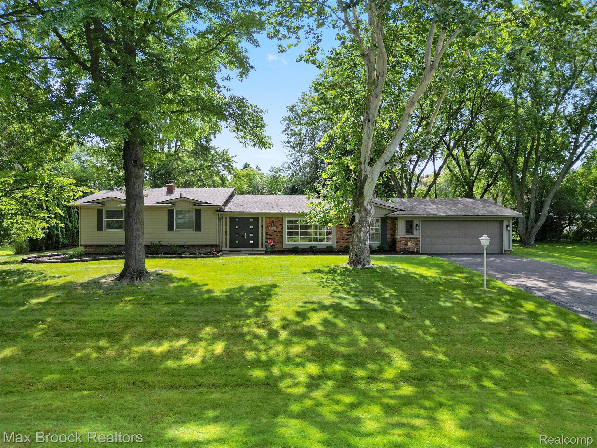 6745 WOODSIDE Trail