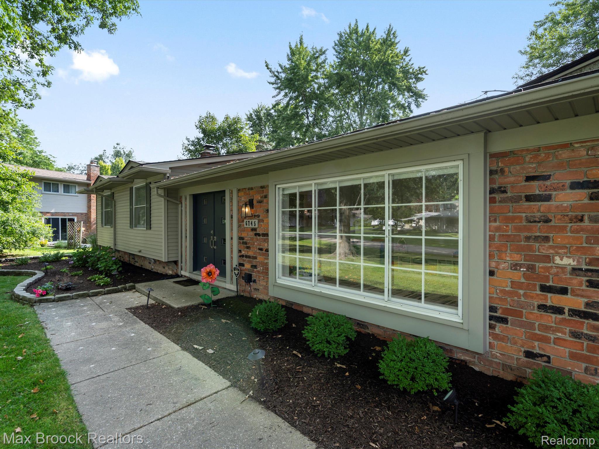 6745 WOODSIDE Trail