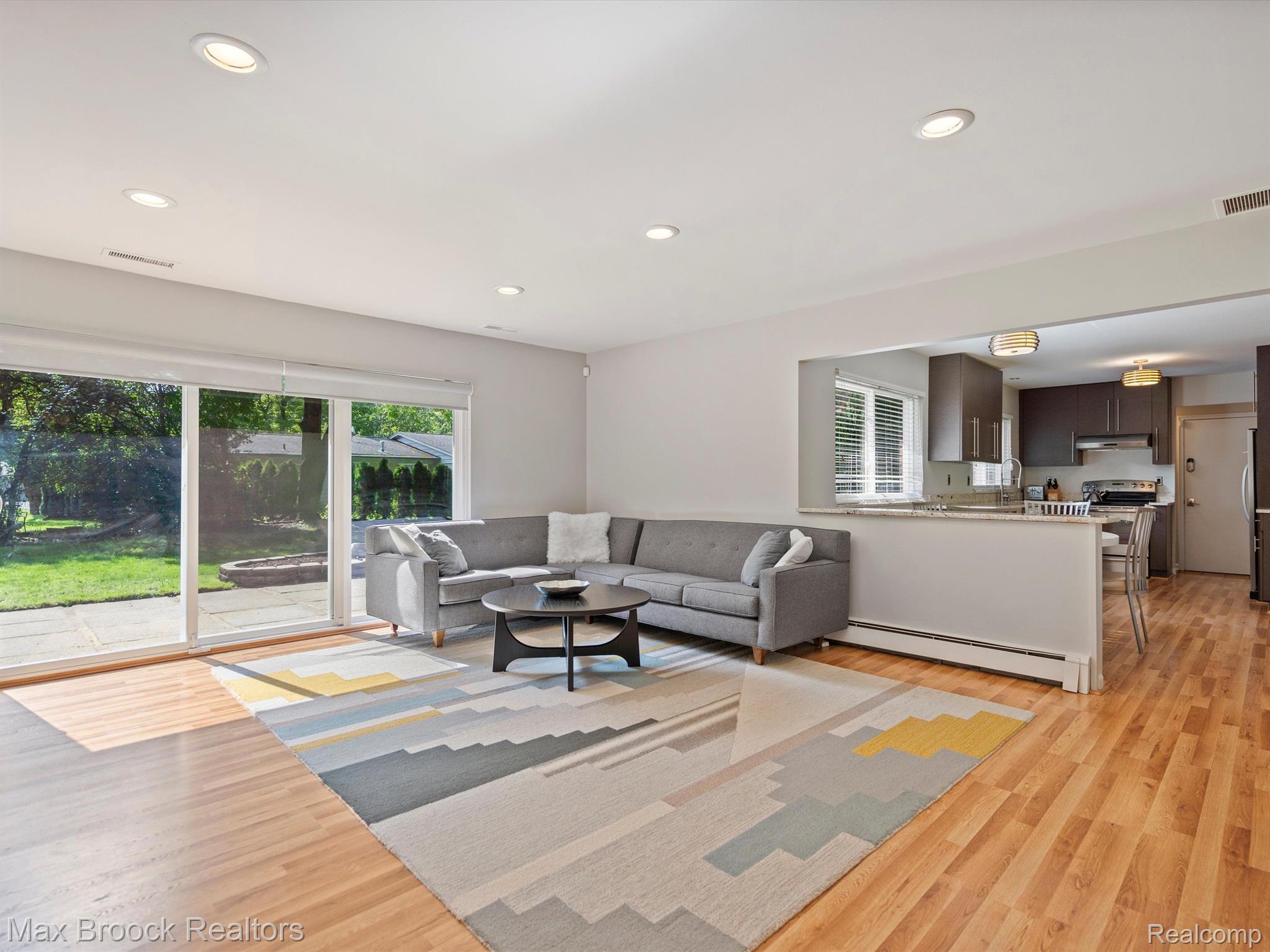 6745 WOODSIDE Trail