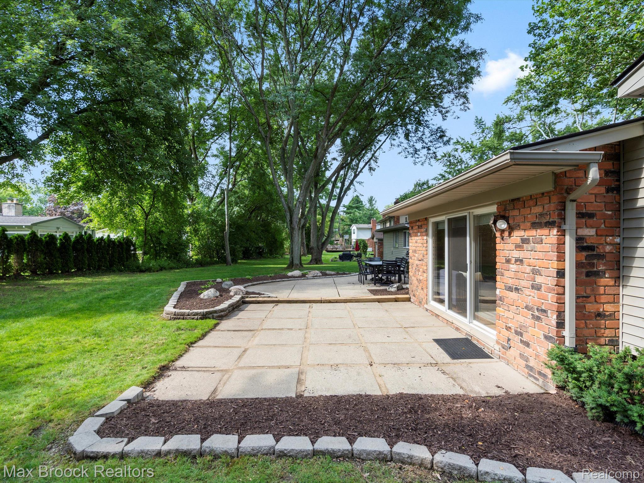 6745 WOODSIDE Trail
