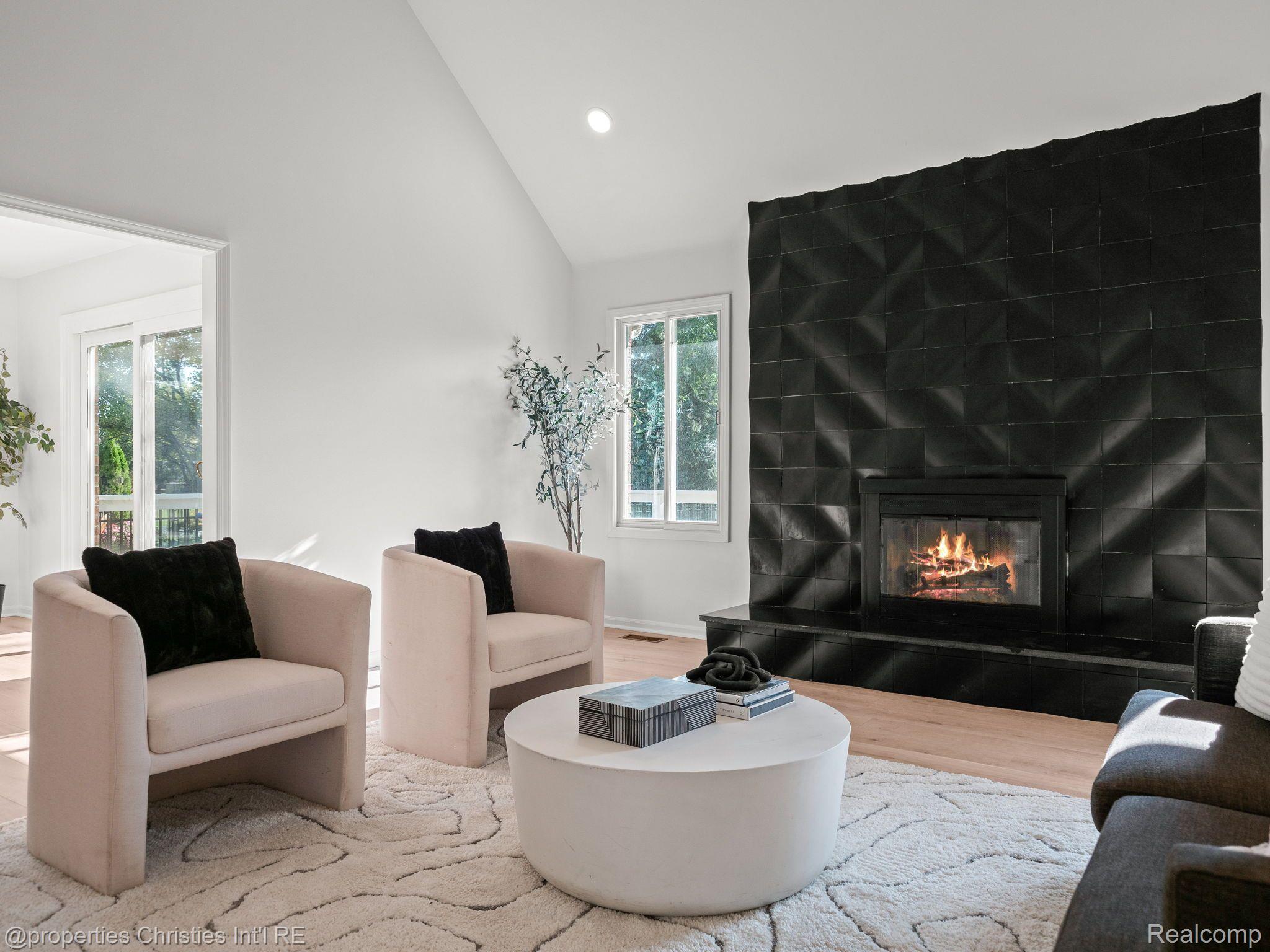 33596 FARMVIEW Lane