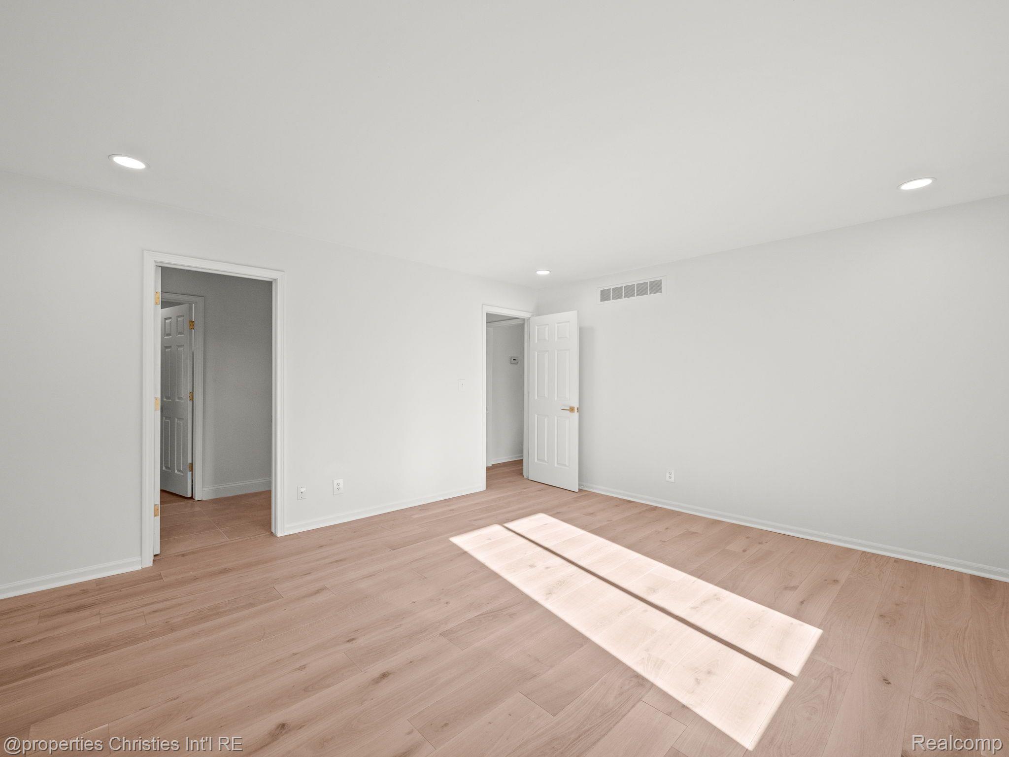 33596 FARMVIEW Lane
