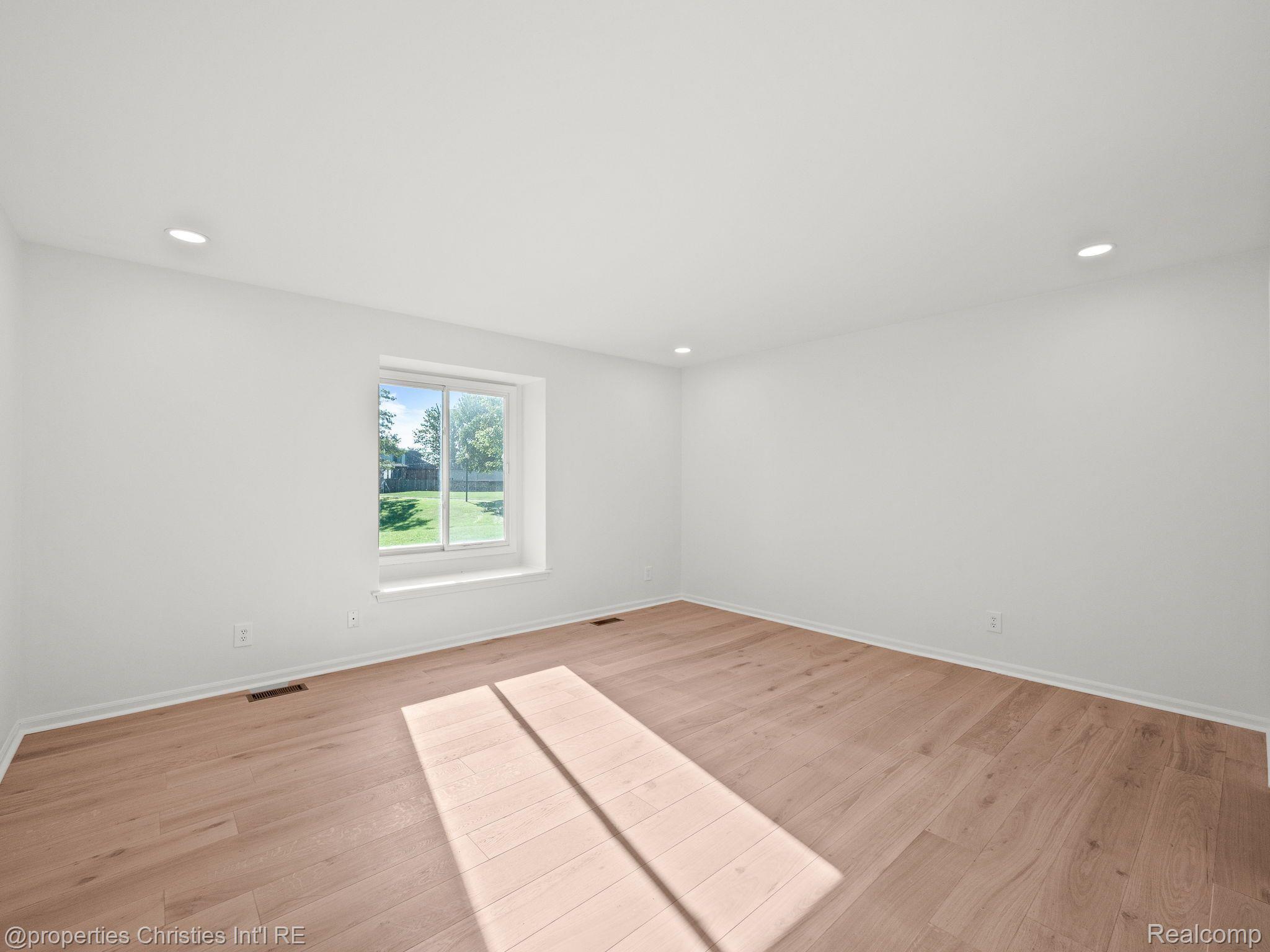 33596 FARMVIEW Lane