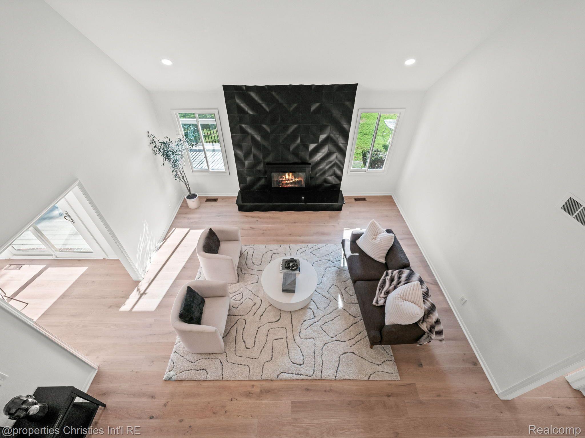 33596 FARMVIEW Lane