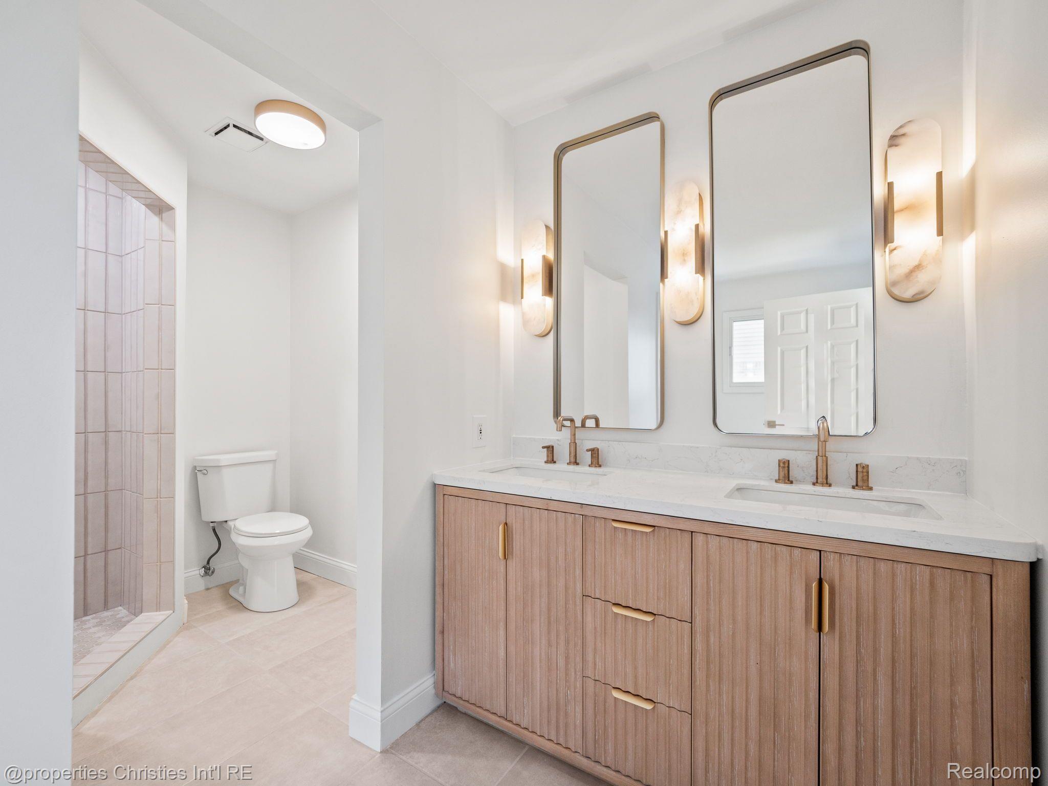 33596 FARMVIEW Lane