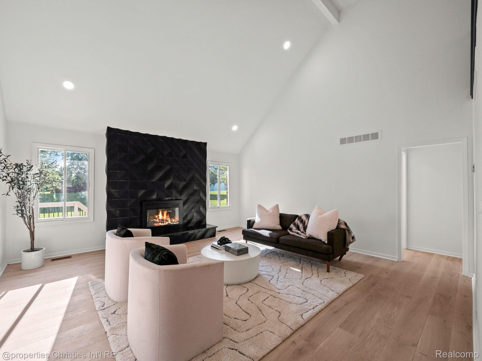 33596 FARMVIEW Lane